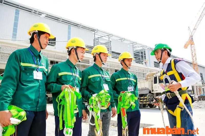 Làm công nhân có tương lai không