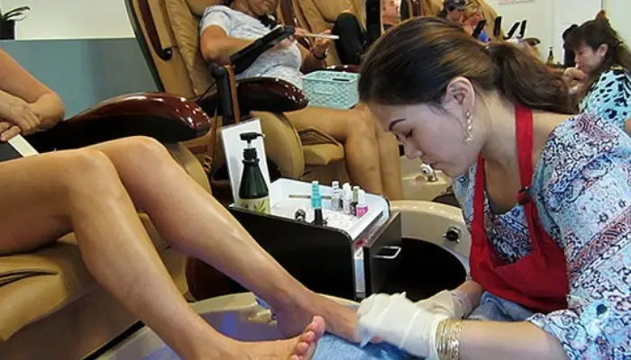 Làm Nail Ở Mỹ Lương Bao Nhiêu? Những Lưu Ý Cần Biết