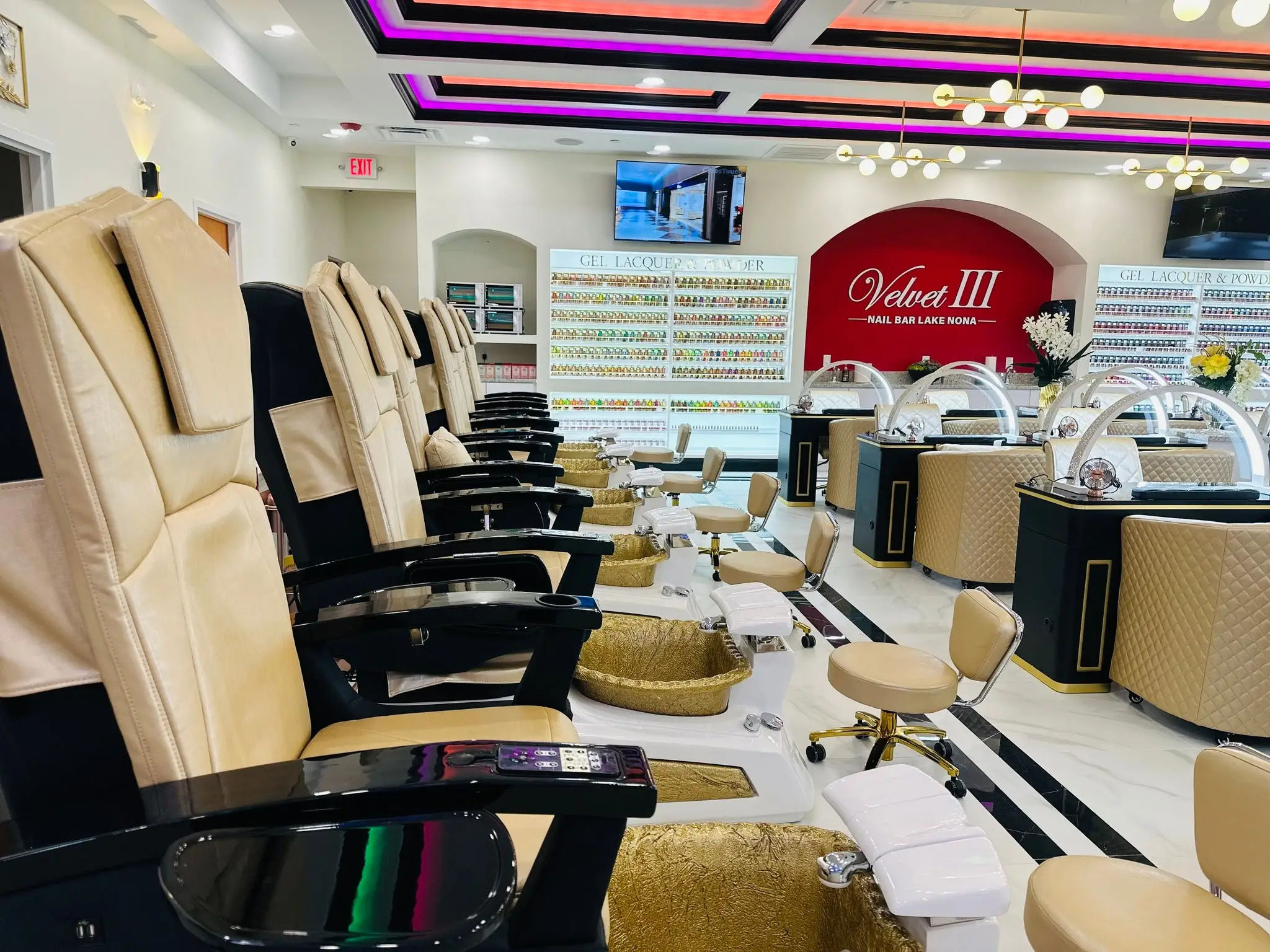 Làm Nail Ở Mỹ Lương Bao Nhiêu? Những Lưu Ý Cần Biết