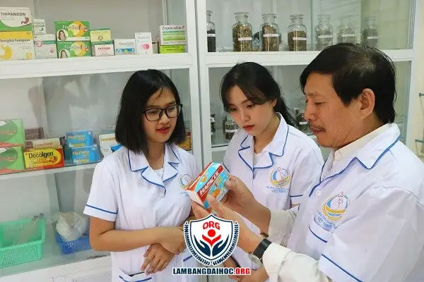 Mua bằng trung cấp Y - Bí quyết nhận bằng thật nhanh chóng