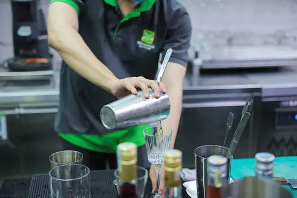 Nam có bằng cấp 3 thì làm nghề gì lương cao?