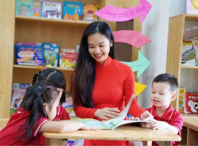 Nên Học nghề gì cho nữ có bằng cấp 3? Những ngành nghề HOT nhất hiện nay!
