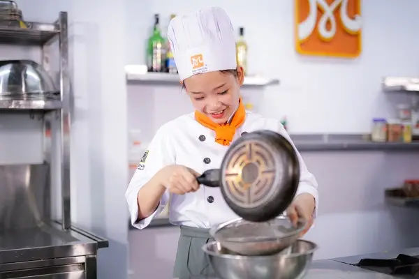 Nên Học nghề gì cho nữ có bằng cấp 3? Những ngành nghề HOT nhất hiện nay!
