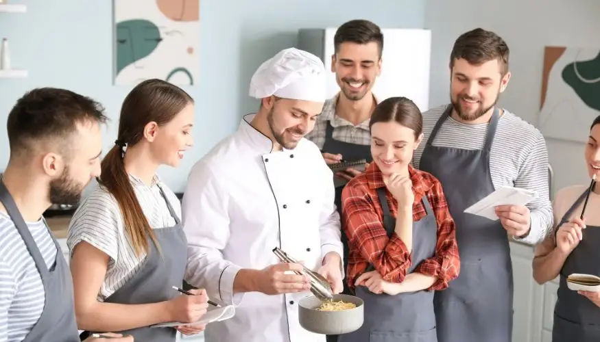 Nên Học Nghề Gì Cho Nữ Không Bằng Cấp? Tìm Việc Làm Dễ Dàng