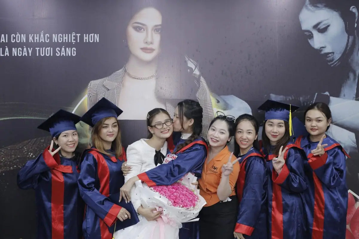Nên Học Nghề Gì Cho Nữ Không Bằng Cấp? Tìm Việc Làm Dễ Dàng
