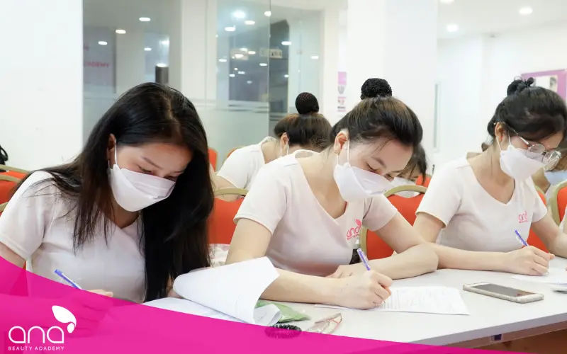 Nên học nghề gì cho nữ không bằng đại học - Mở ra con đường thành công
