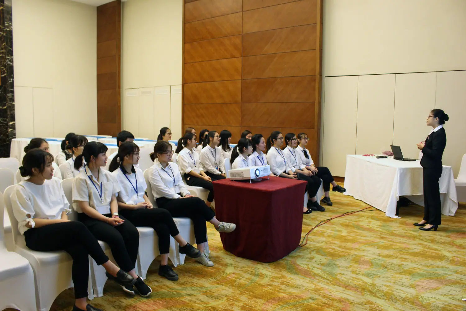 Ngành Quản Trị Khách Sạn - Học Gì? Ra Trường Làm Gì?