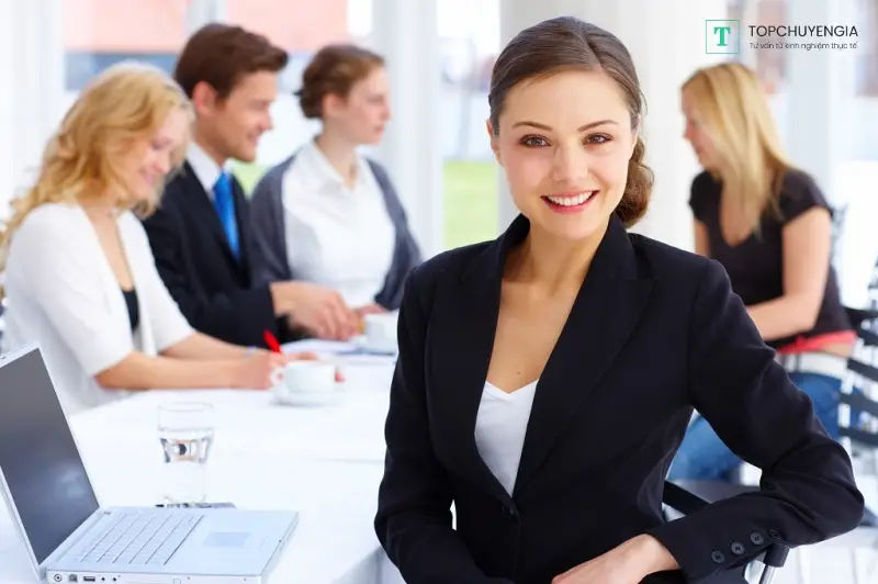 Nghề lương cao cho nữ - Top 10 ngành nghề dễ xin việc và ổn định