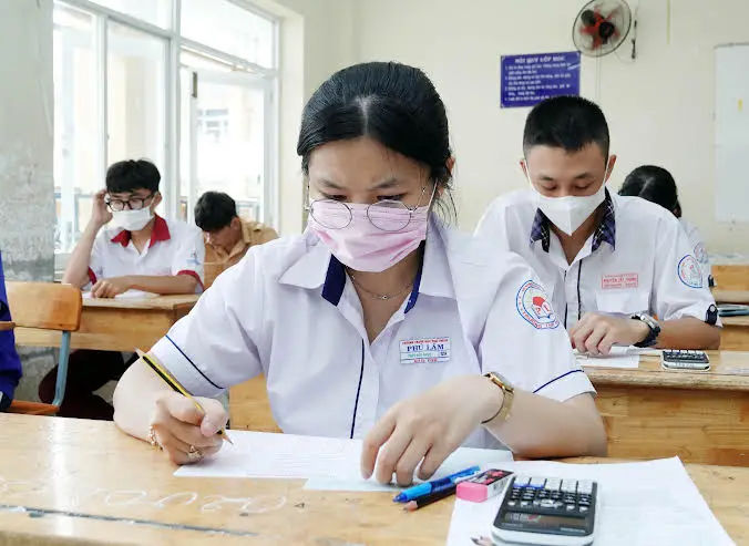 Những Ngành Cần Làm Bằng Đại Học Hiện Nay - Xu Hướng Và Cơ Hội