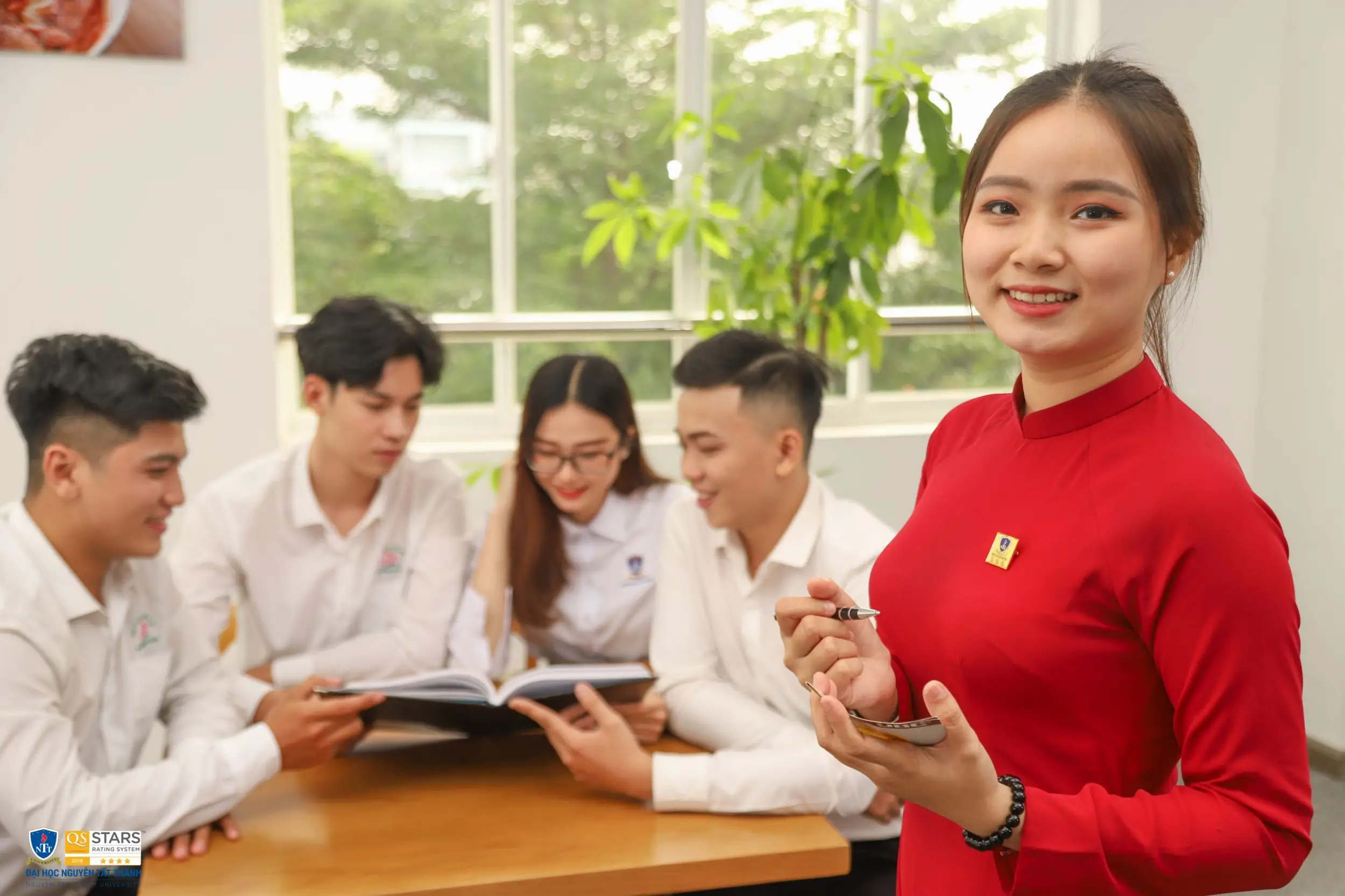 Những Ngành Cần Làm Bằng Đại Học Hiện Nay - Xu Hướng Và Cơ Hội