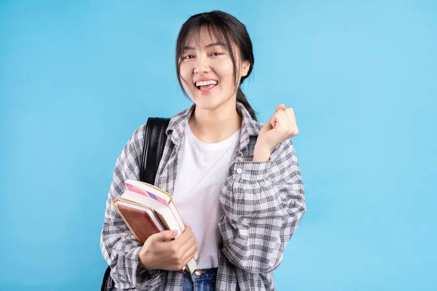 Nữ nên học nghề gì khi không học Đại học? - Hướng dẫn chọn nghề phù hợp