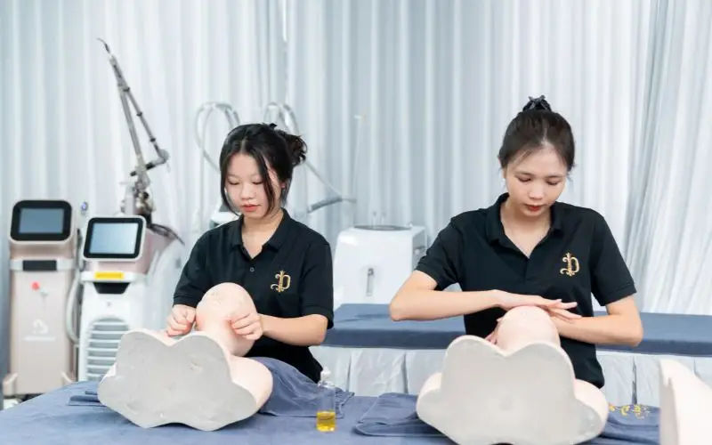 Nữ nên học nghề gì khi không học Đại học? - Hướng dẫn chọn nghề phù hợp