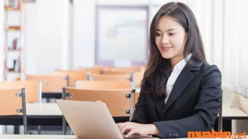 Nữ nên học nghề gì khi không học Đại học? - Hướng dẫn chọn nghề phù hợp