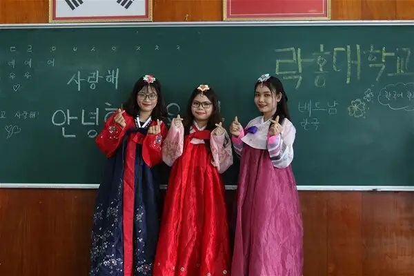 Phiên dịch tiếng Hàn: Có cần bằng đại học?