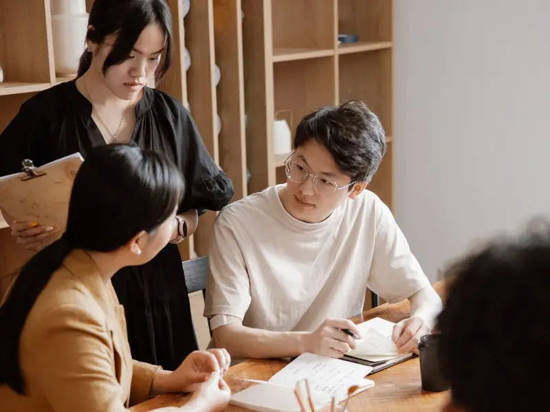 Phiên dịch tiếng Hàn: Có cần bằng đại học?