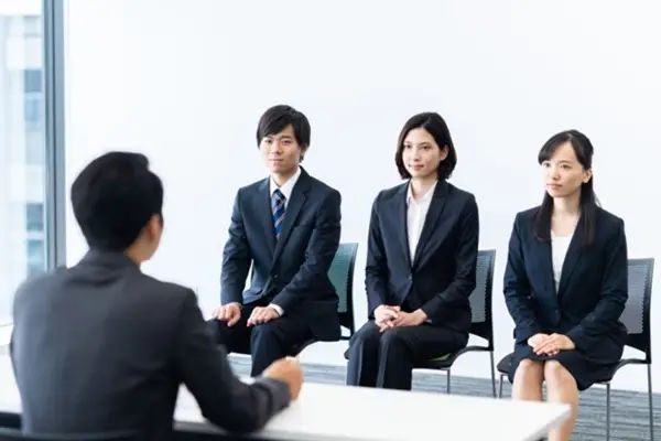 Phiên dịch viên cần bằng cấp gì? - Hướng dẫn đầy đủ Hỗ trợ nghề nghiệp