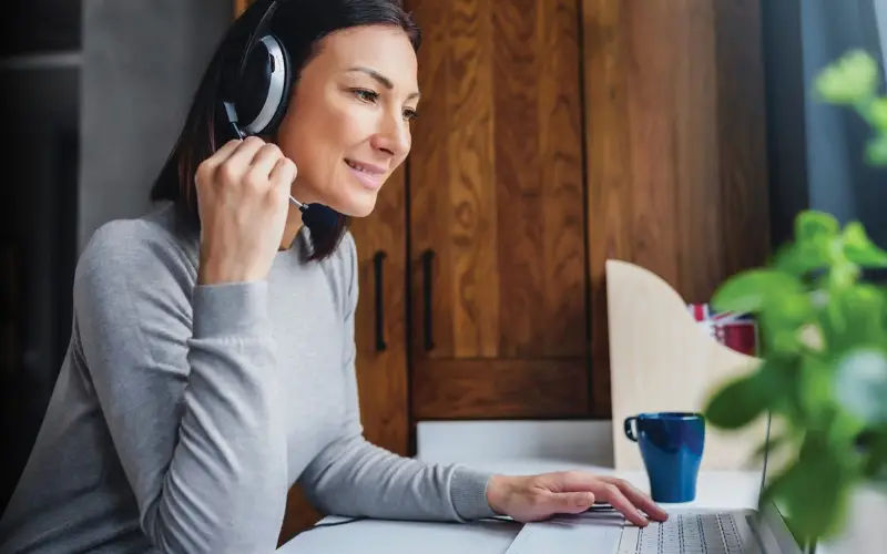 Phiên dịch viên cần bằng cấp gì? - Hướng dẫn đầy đủ Hỗ trợ nghề nghiệp