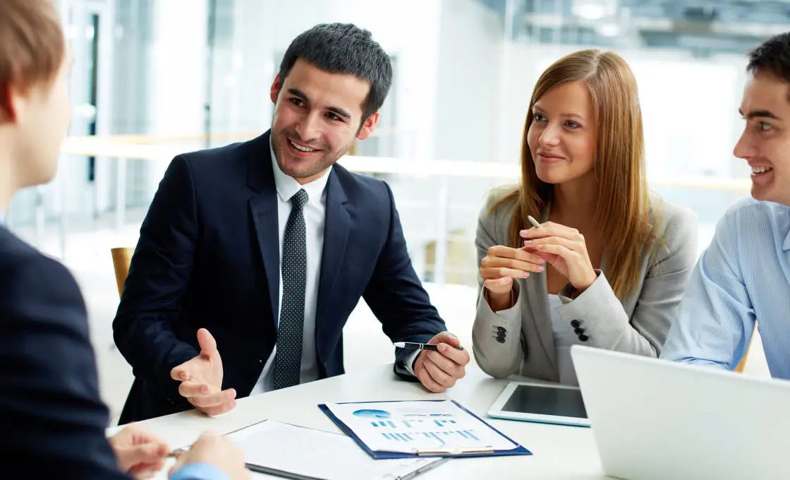 Phiên dịch viên cần bằng cấp gì? Làm thế nào để trở thành Phiên dịch viên chuyên nghiệp?