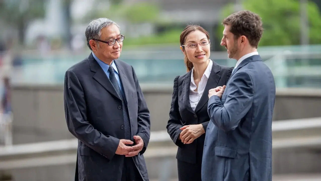 Phiên dịch viên cần bằng cấp gì? Làm thế nào để trở thành Phiên dịch viên chuyên nghiệp?