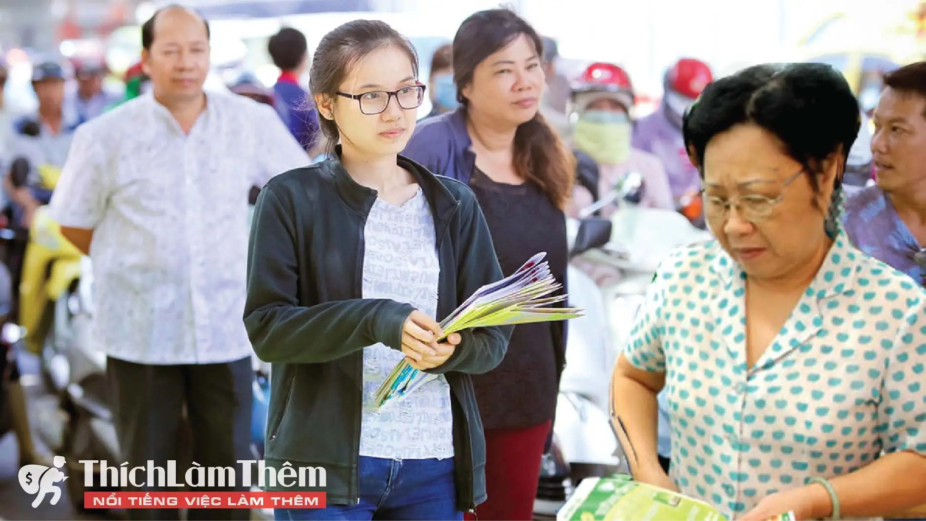Sinh viên có nên đi làm thêm? Lợi ích, thách thức và kinh nghiệm