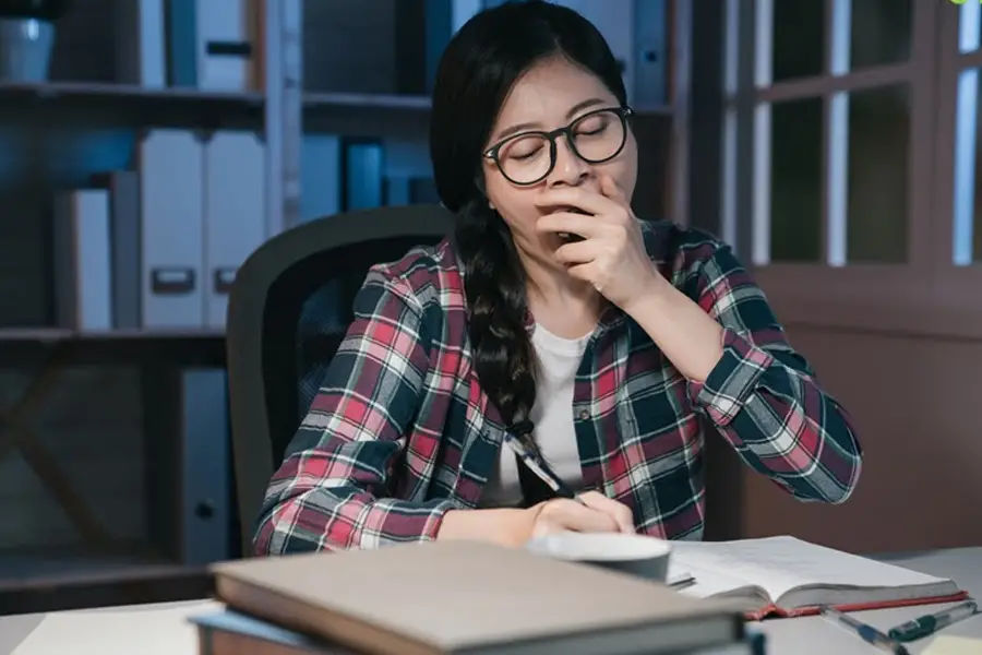 Sinh viên có nên đi làm thêm? Lợi ích, thách thức và kinh nghiệm