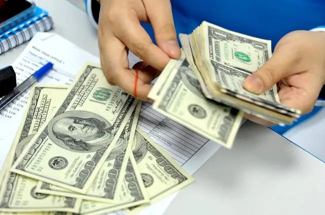 Sinh viên có nên đi làm thêm? Lợi ích và thách thức