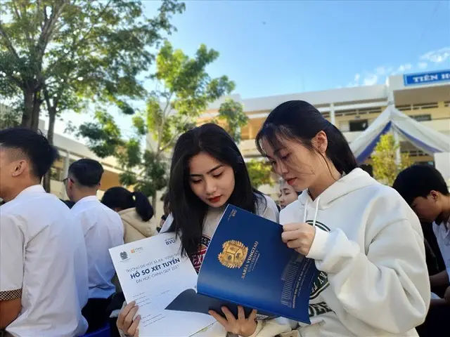 So sánh Đại học và Trung học Phổ thông - Nên chọn con đường nào?