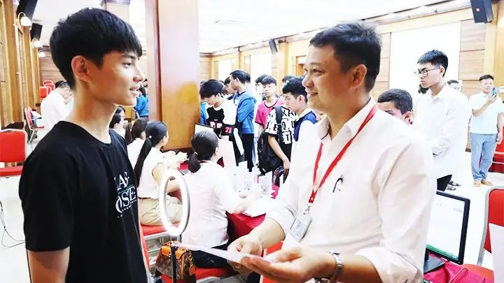 So sánh Đại học và Trung học Phổ thông - Nên chọn con đường nào?