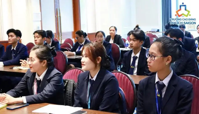 So sánh Đại học và Trung học Phổ thông - Nên chọn con đường nào?