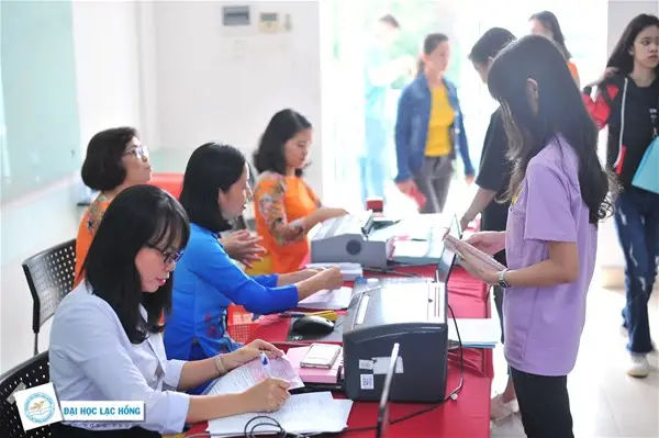 Tại sao nên học đại học? Những lợi ích bạn nhận được
