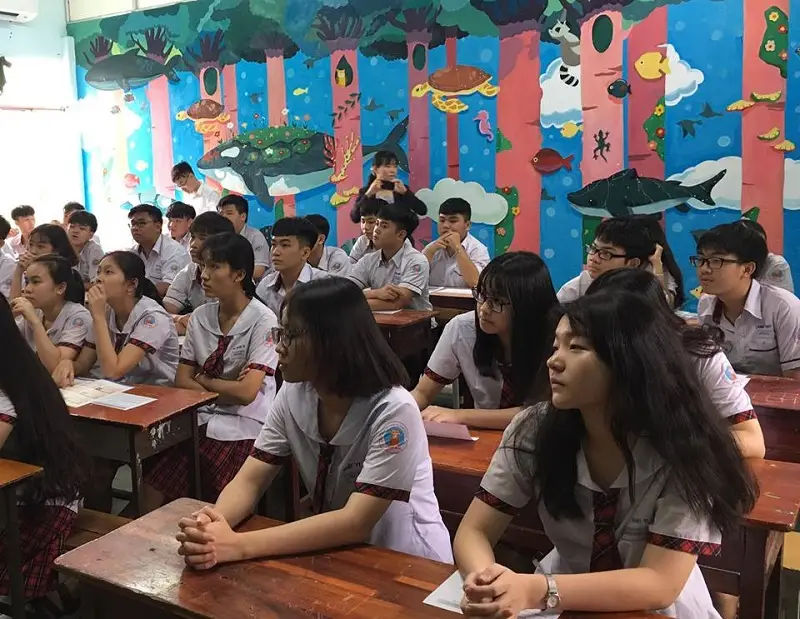 Trường tư và trường công