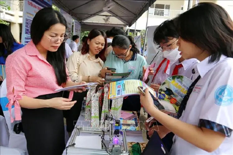 Tư Vấn Học Nghề Cho Nữ: Khám Phá Con Đường Sự Nghiệp Thành Công