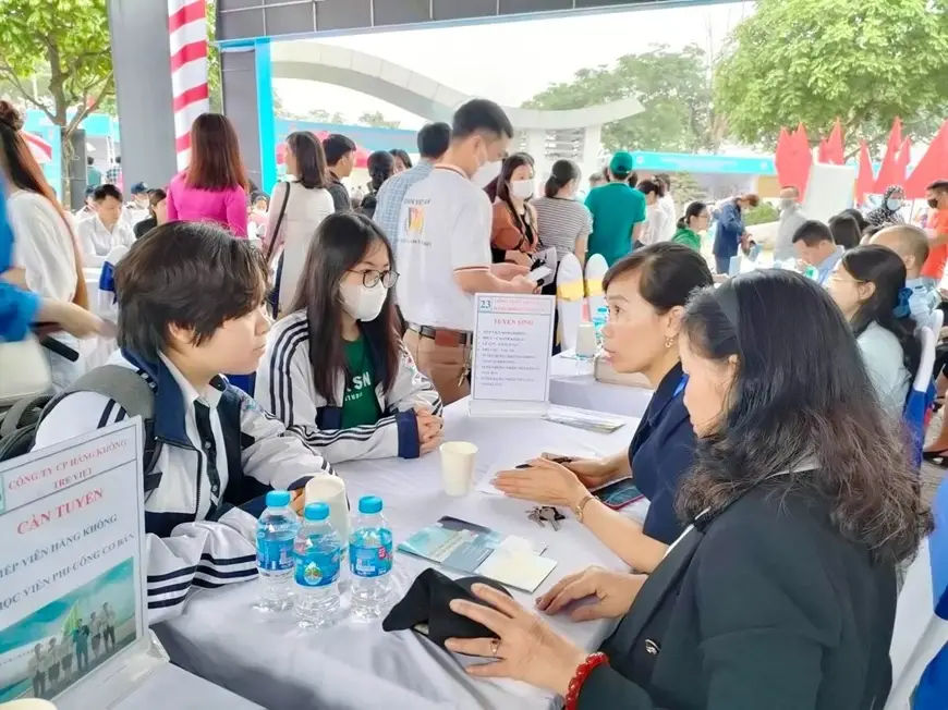 Tư Vấn Học Nghề Cho Nữ: Khám Phá Con Đường Sự Nghiệp Thành Công