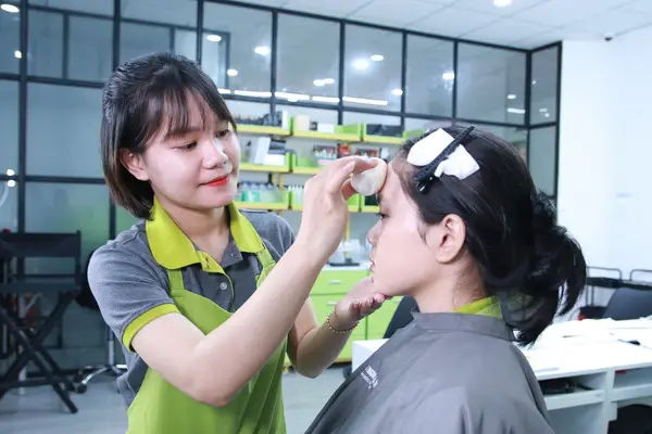 Tư Vấn Học Nghề Cho Nữ: Khám Phá Con Đường Sự Nghiệp Thành Công
