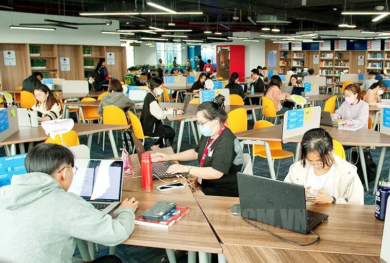 Ueh có xét học bạ không