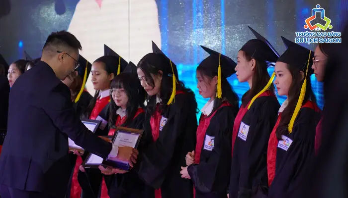 Văn Bằng 1 Đại Học Luật Là Gì? Tìm Hiểu Ngay!