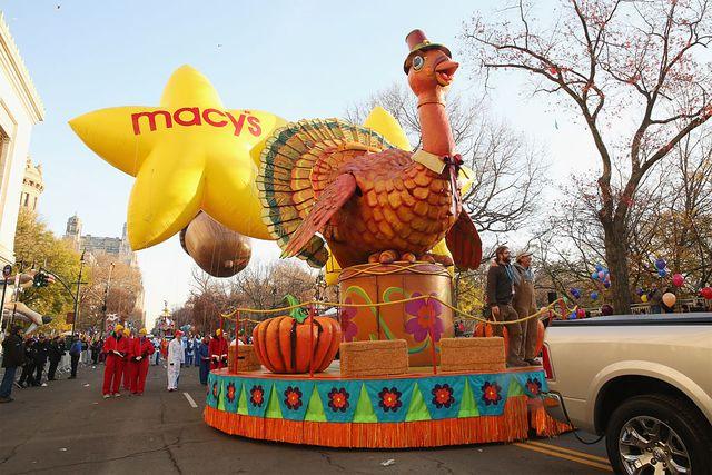 4.   The first Macy’s Thanksgiving Day Parade in 1924 featured animals from the Central Park Zoo.