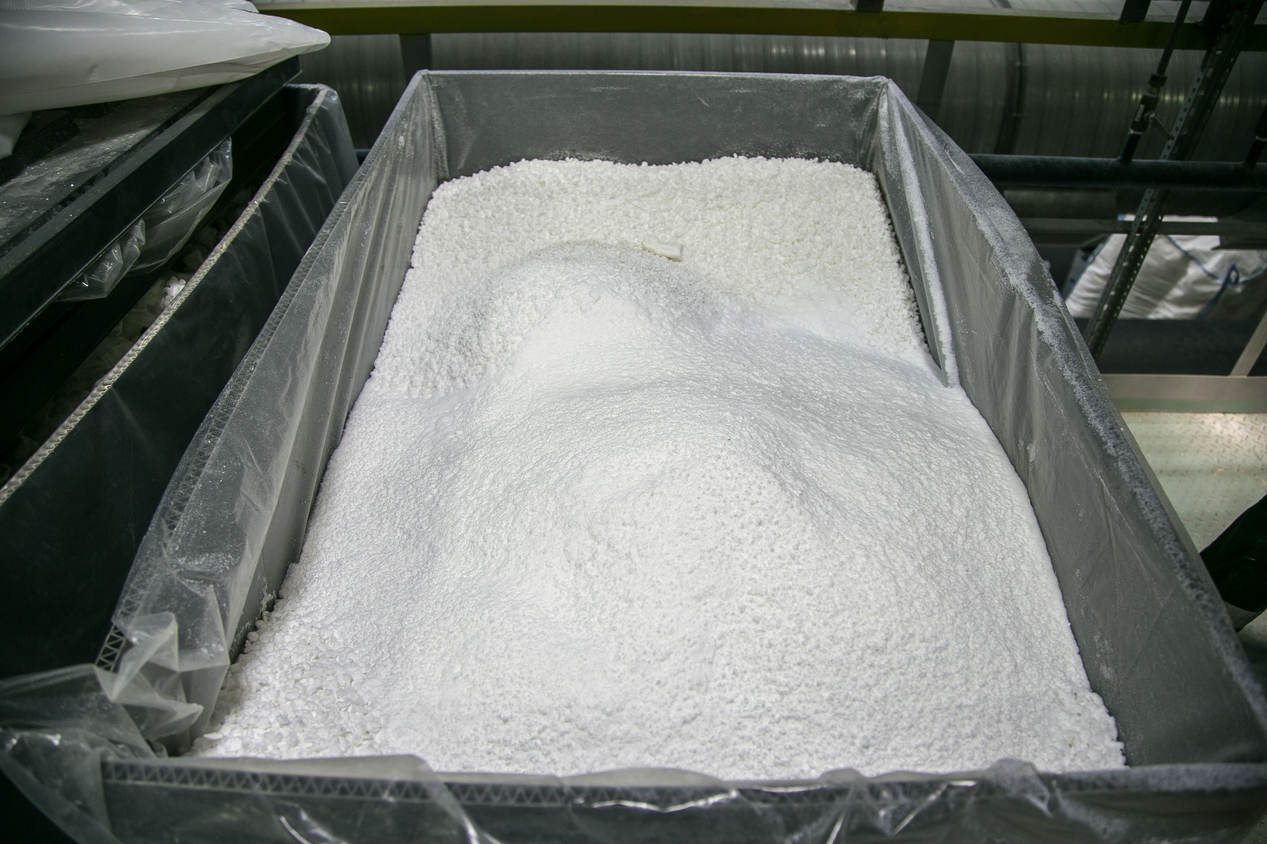 White powder thermoplastic polymer