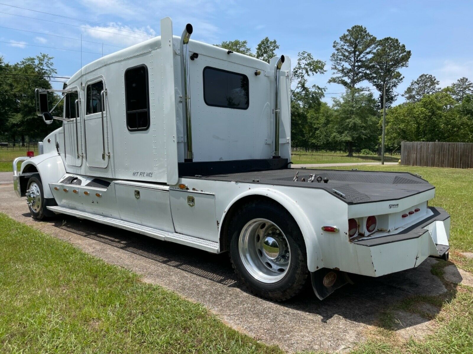 2001 Peterbilt 330 2xl Schwalbe Custom Hauler monster [custom