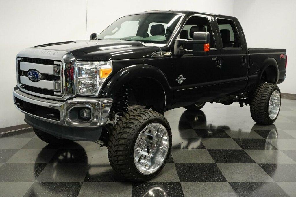 2015 Ford F-250 Super Duty monster [loaded, lifted and versatile]