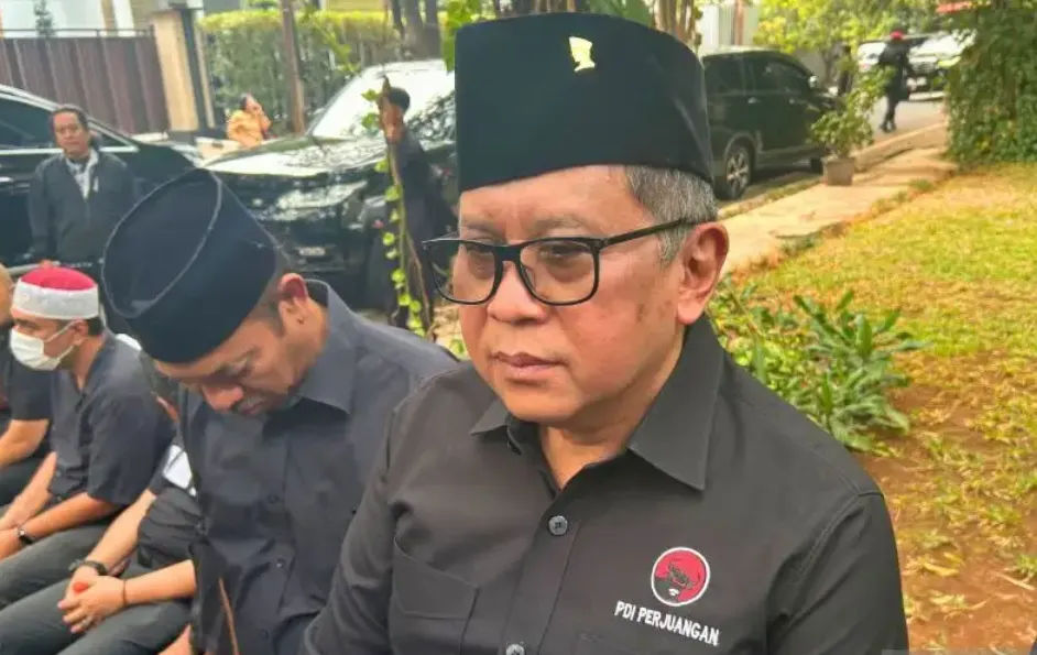 Hasto Kristiyanto memberikan pernyataan resmi terkait wafatnya Guruh Soekarnoputra