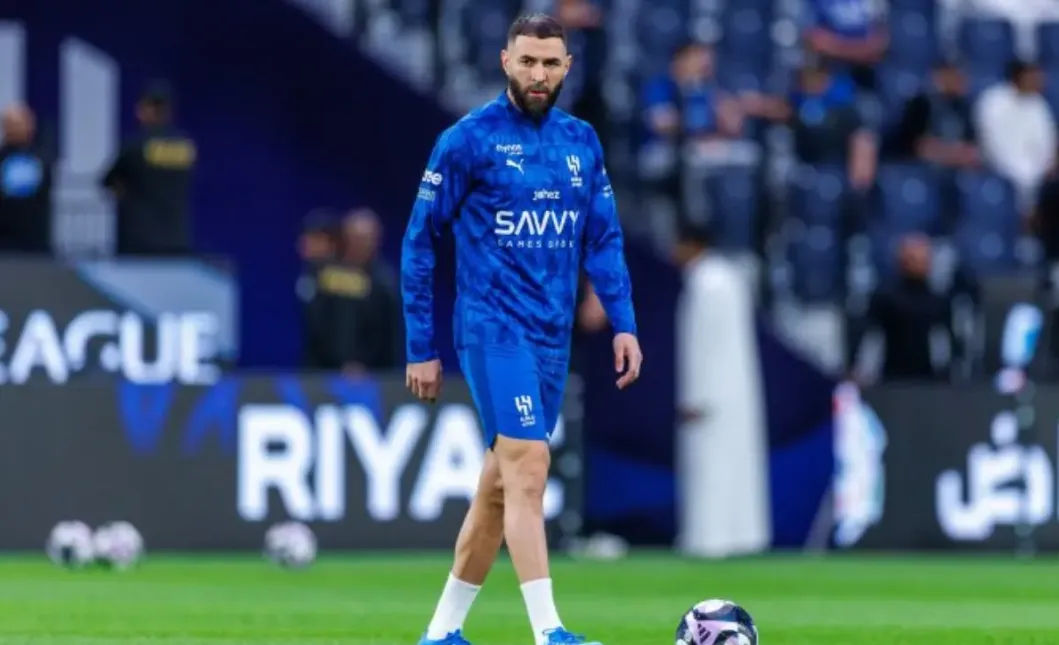 Karim Benzema saat menjalani sesi latihan terakhir di Al Hilal