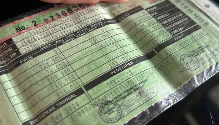 Rincian biaya dalam struk pembayaran pajak kendaraan