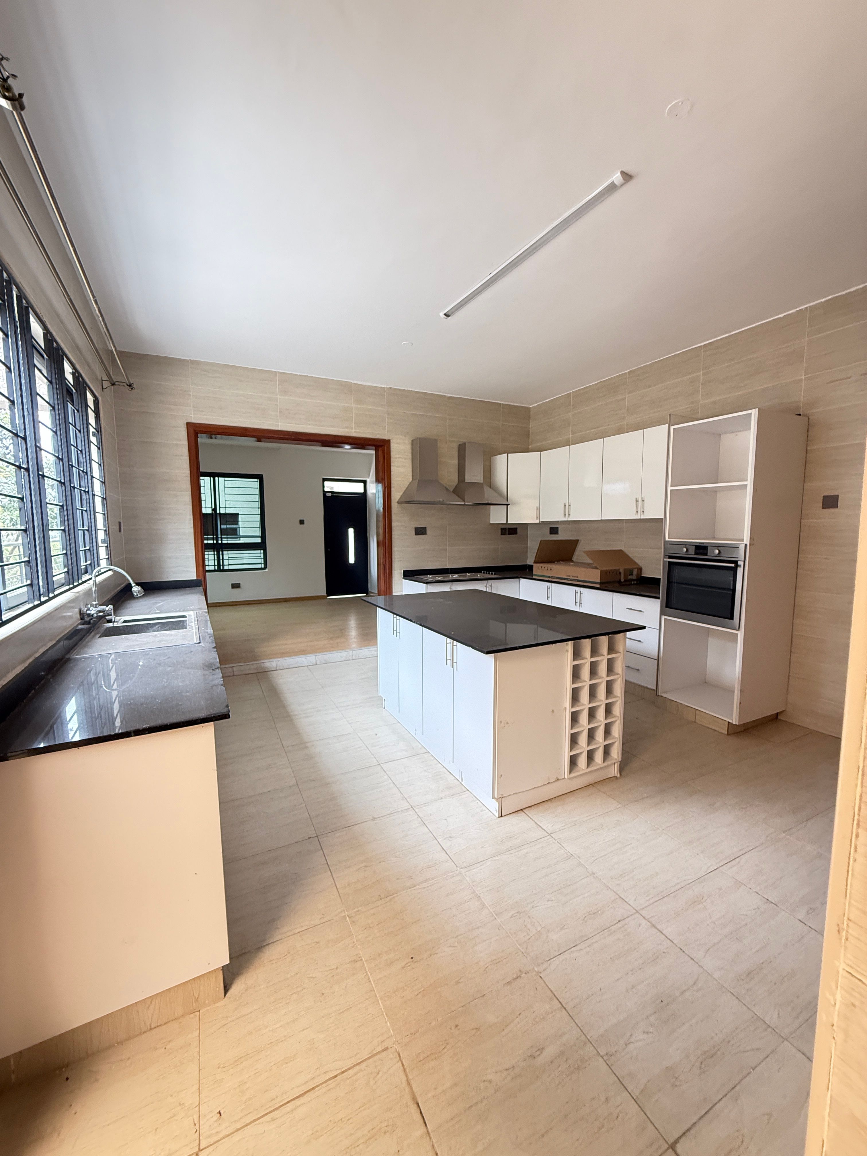 5 Bed Townhouse in Lavington, Nairobi - thumbnail 2
