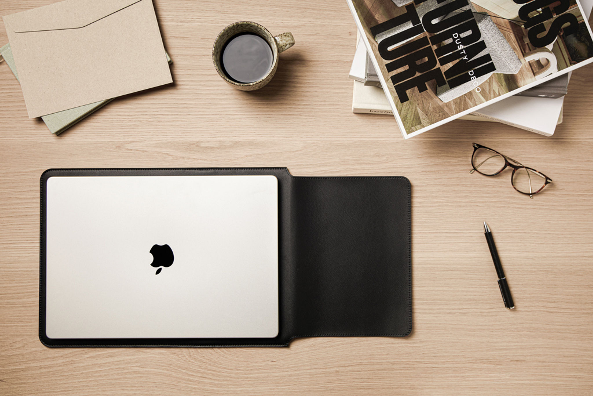 Obal na 16" notebook VINGA Timo z RCS RPET a PU — V prostředí