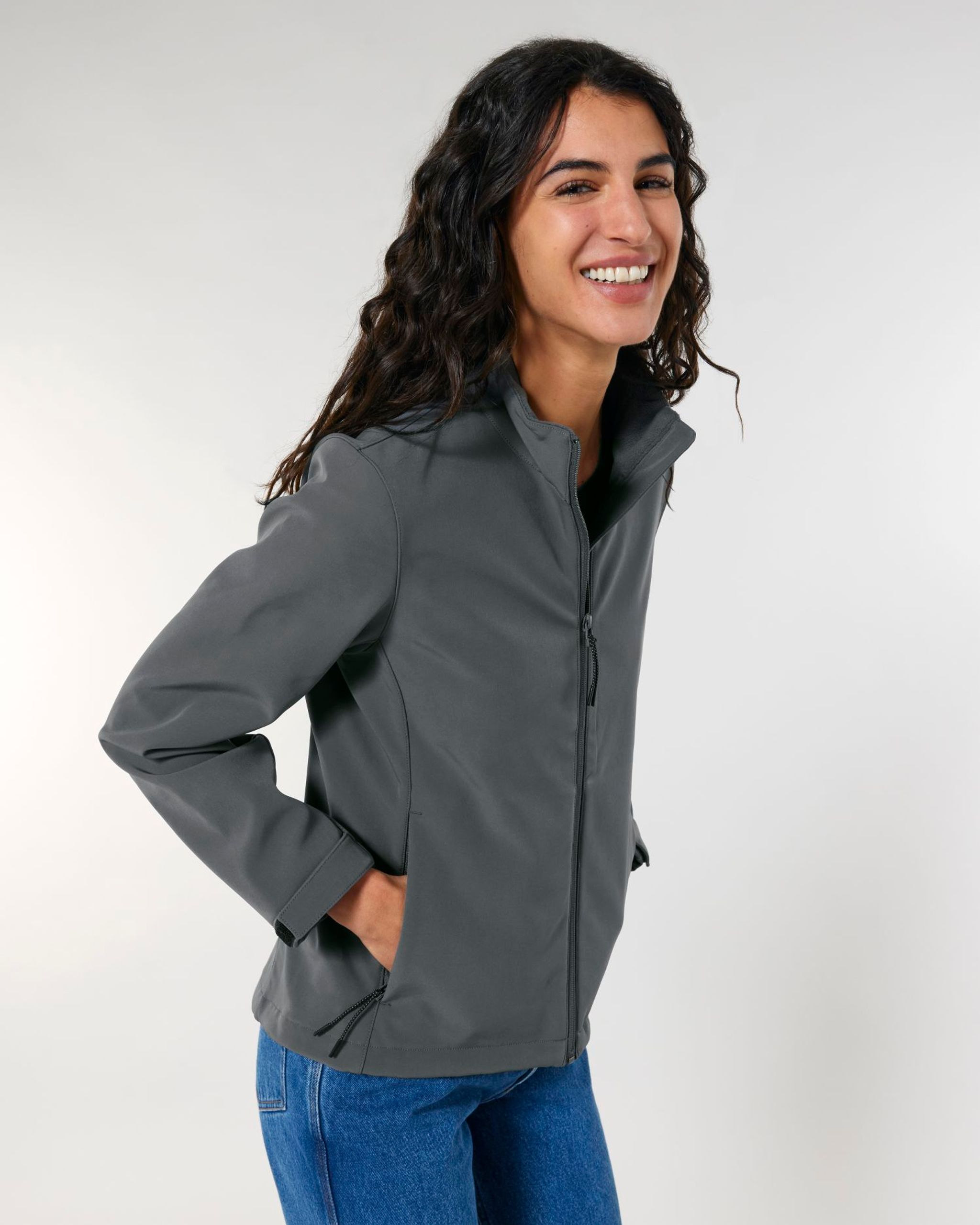 Stanley/Stella dámská soft-shell bunda — Na postavě