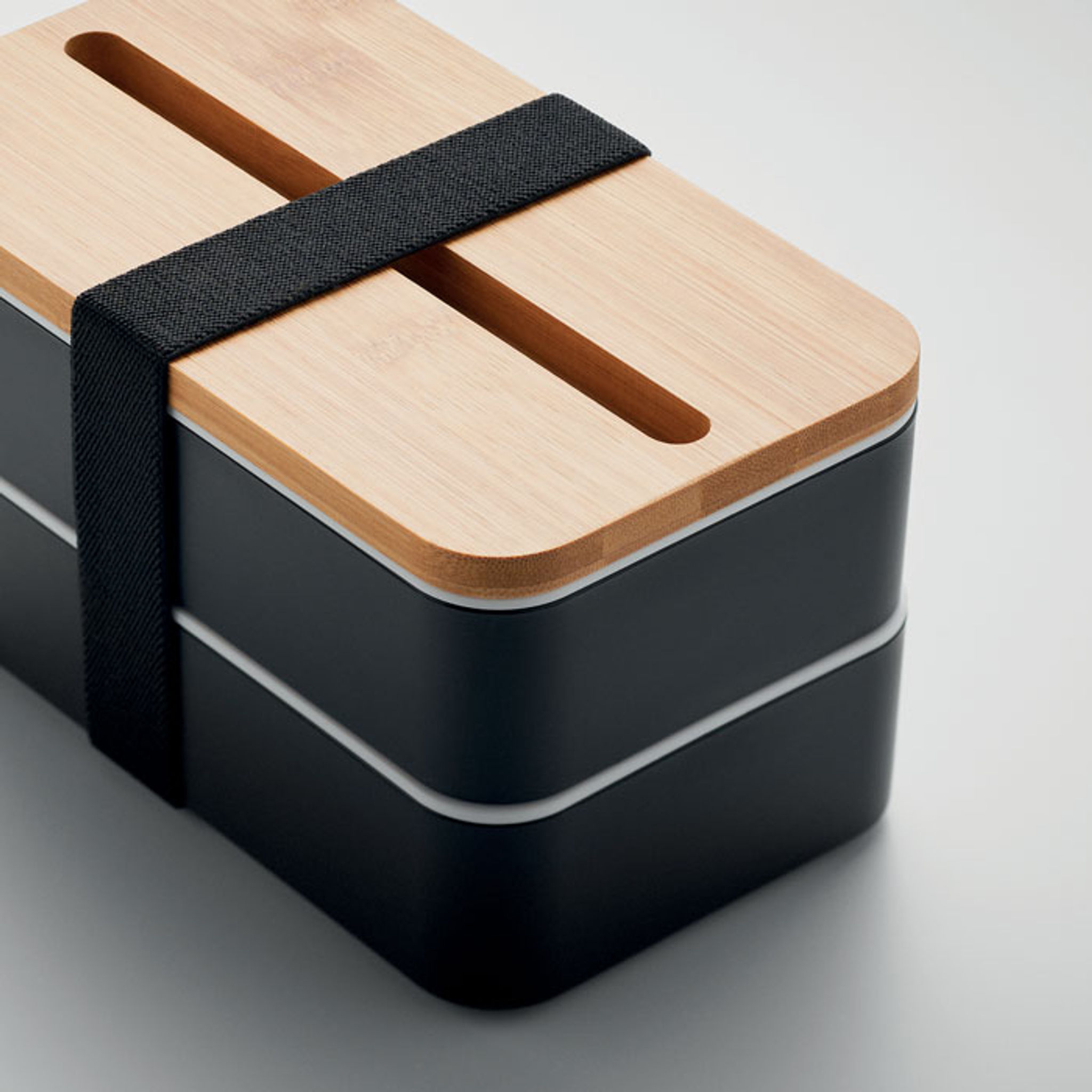 Dvoupatrový PP svačinový box s bambusovým víčkem — Detail