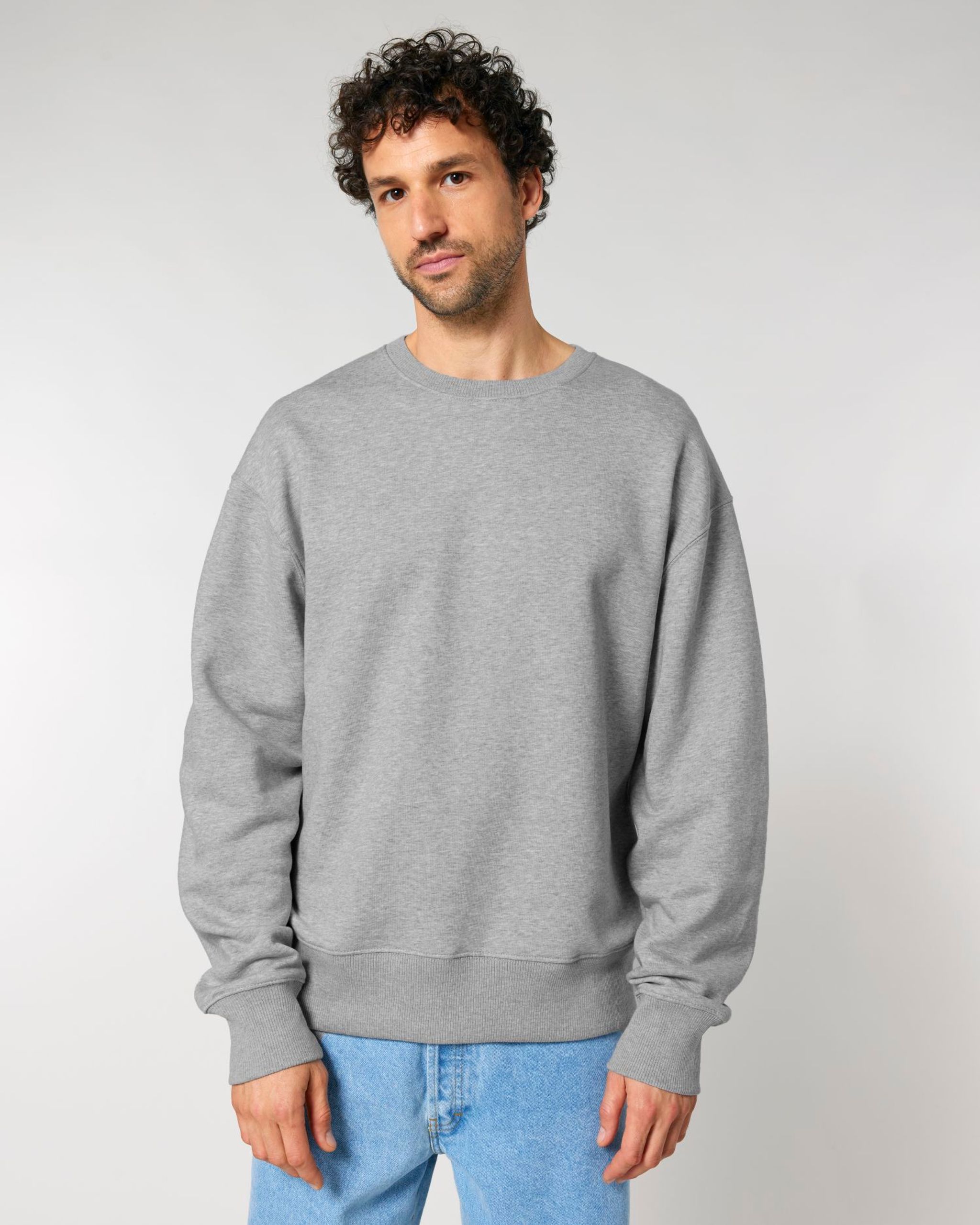 Stanley/Stella volná crewneck mikina — Na postavě