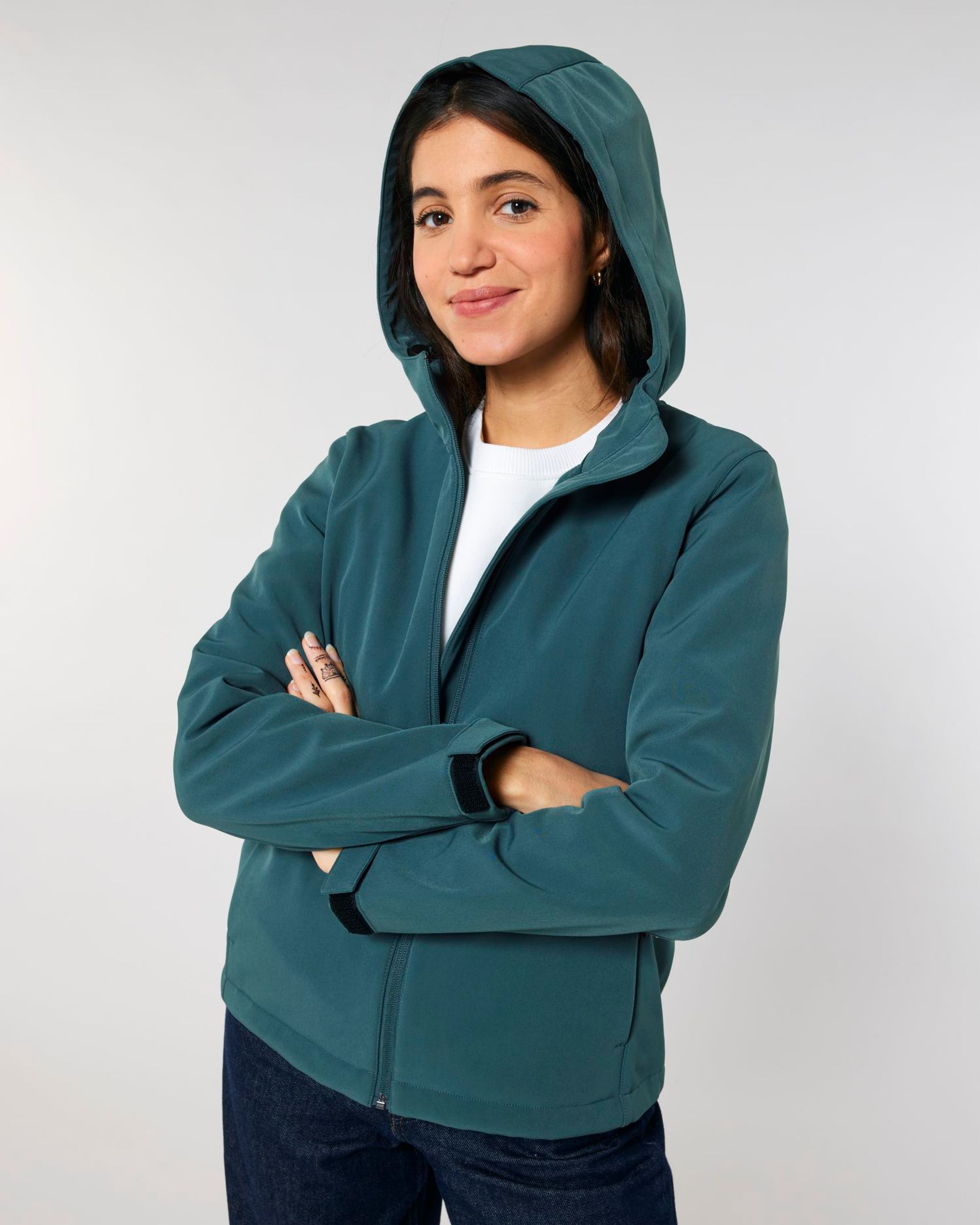 Stanley/Stella dámská soft-shell bunda s kapucí — Na postavě