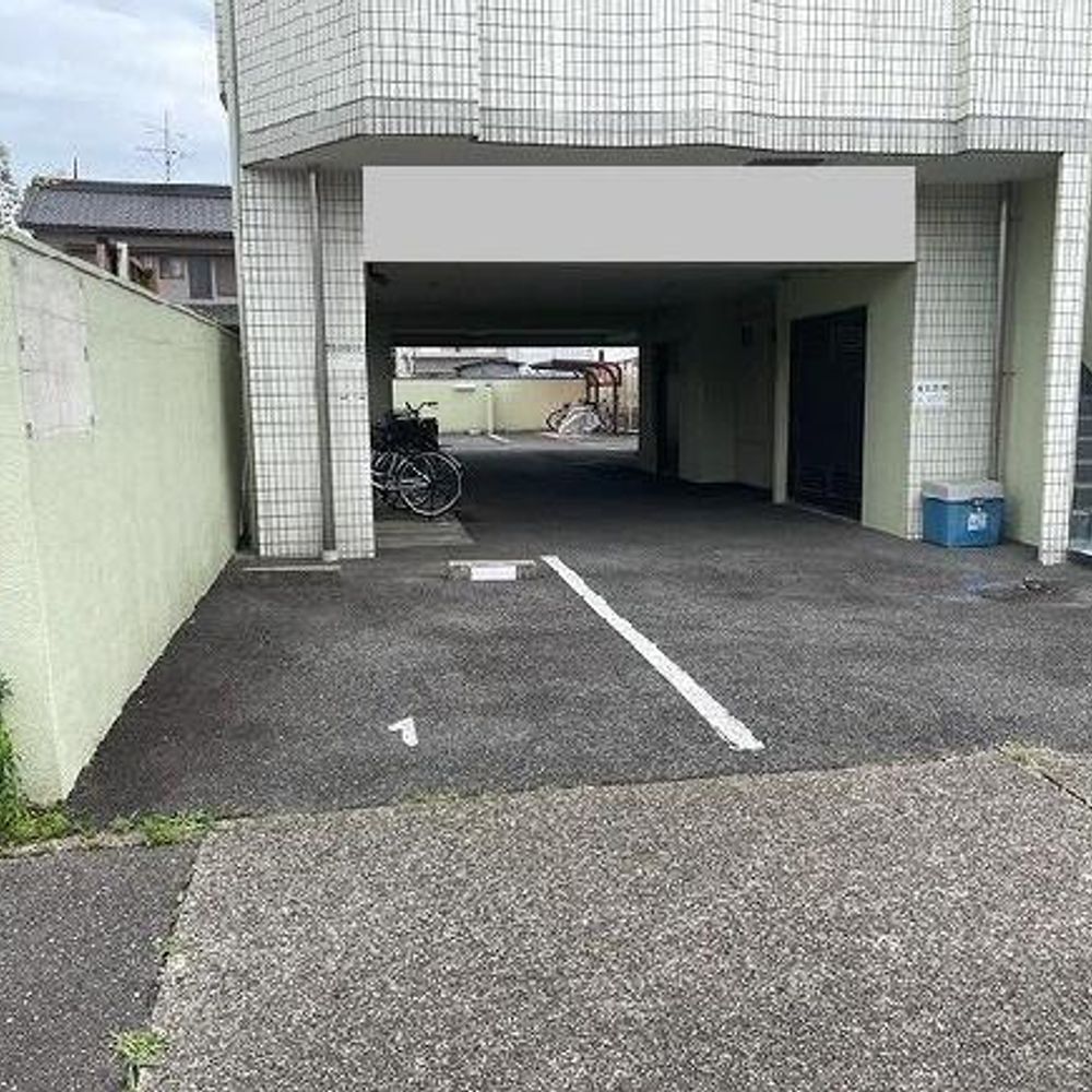 FKメゾンドジュアン駐車場:2